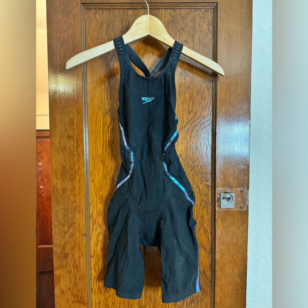 NWT   Women’s Speedo LZR X Open Back Kneeskin SIZE 20